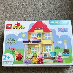 Lego Peppa Pig Birthday House - Yellow & Red Playset - Box damaged in transport
